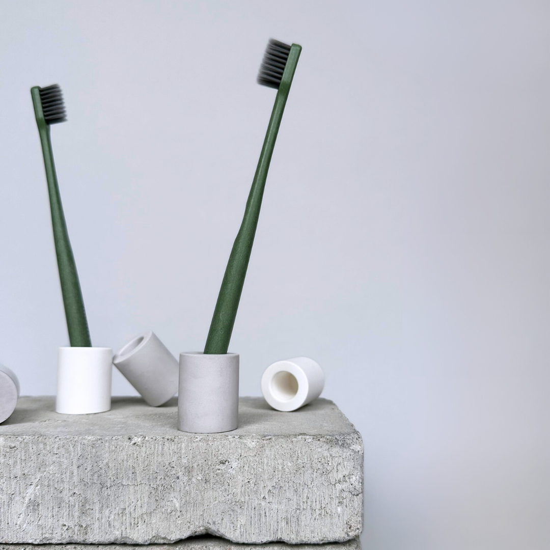 Essential Toothbrush Duo Kit