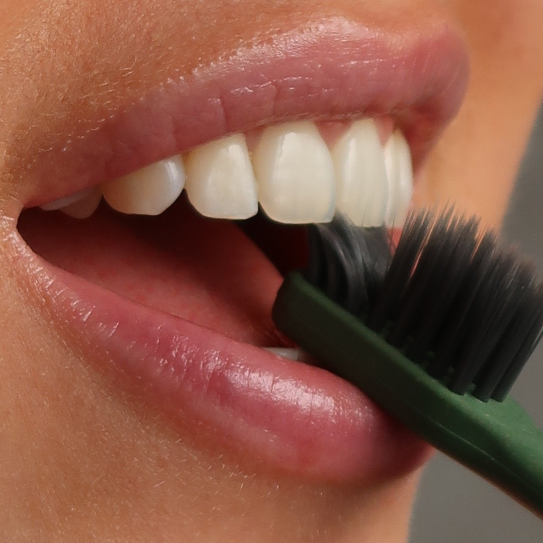 Start_Header_mobile_10801500_toothbrush.png