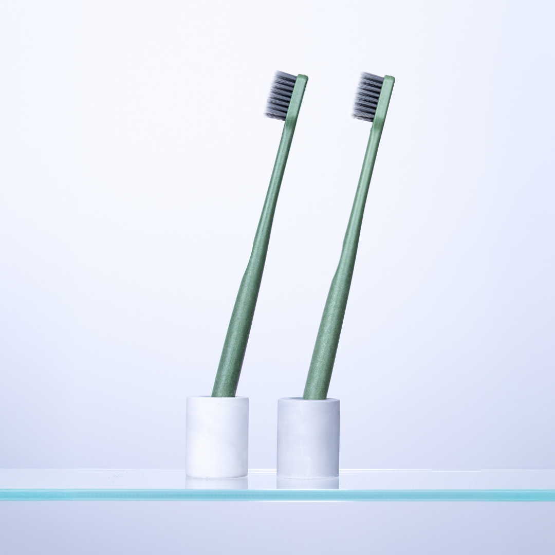 Essential Toothbrush Duo Kit