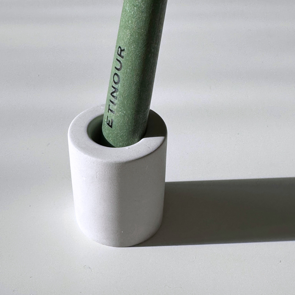 Zoom Essential Toothbrush in Toothbrush Diatomite Holder